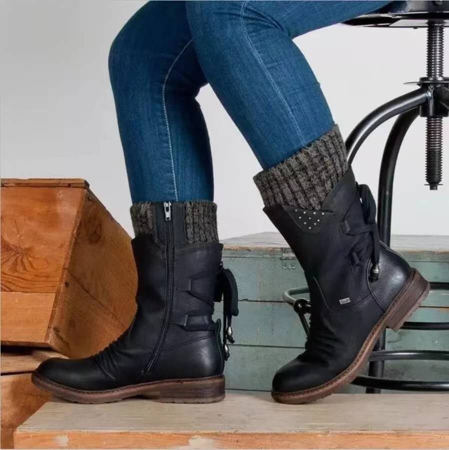 Luna - Botas moradas de gamuza con cremallera y detalles tejidos