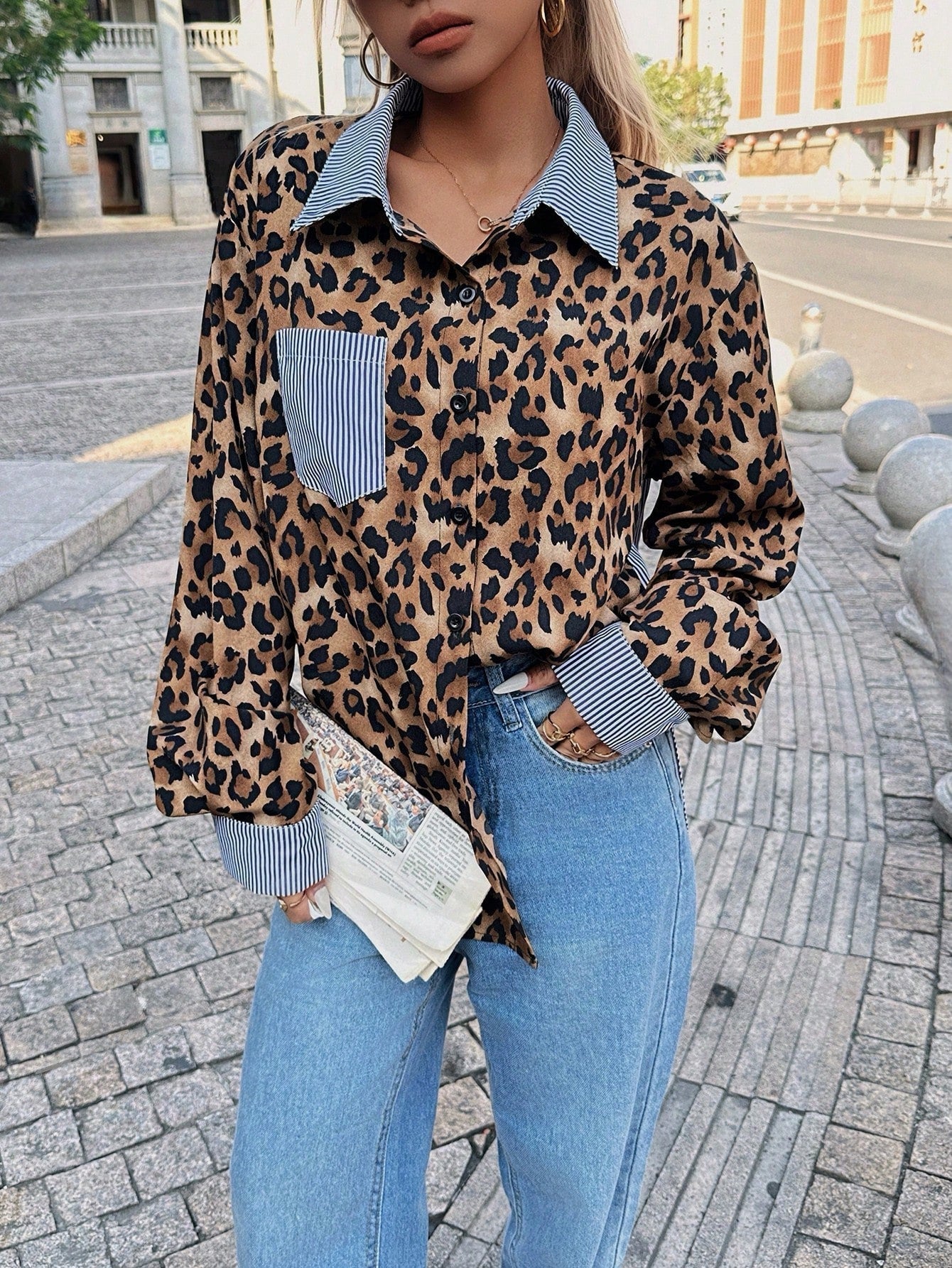 Nadia – Camisa Animal Print con Detalles a Rayas Mujer