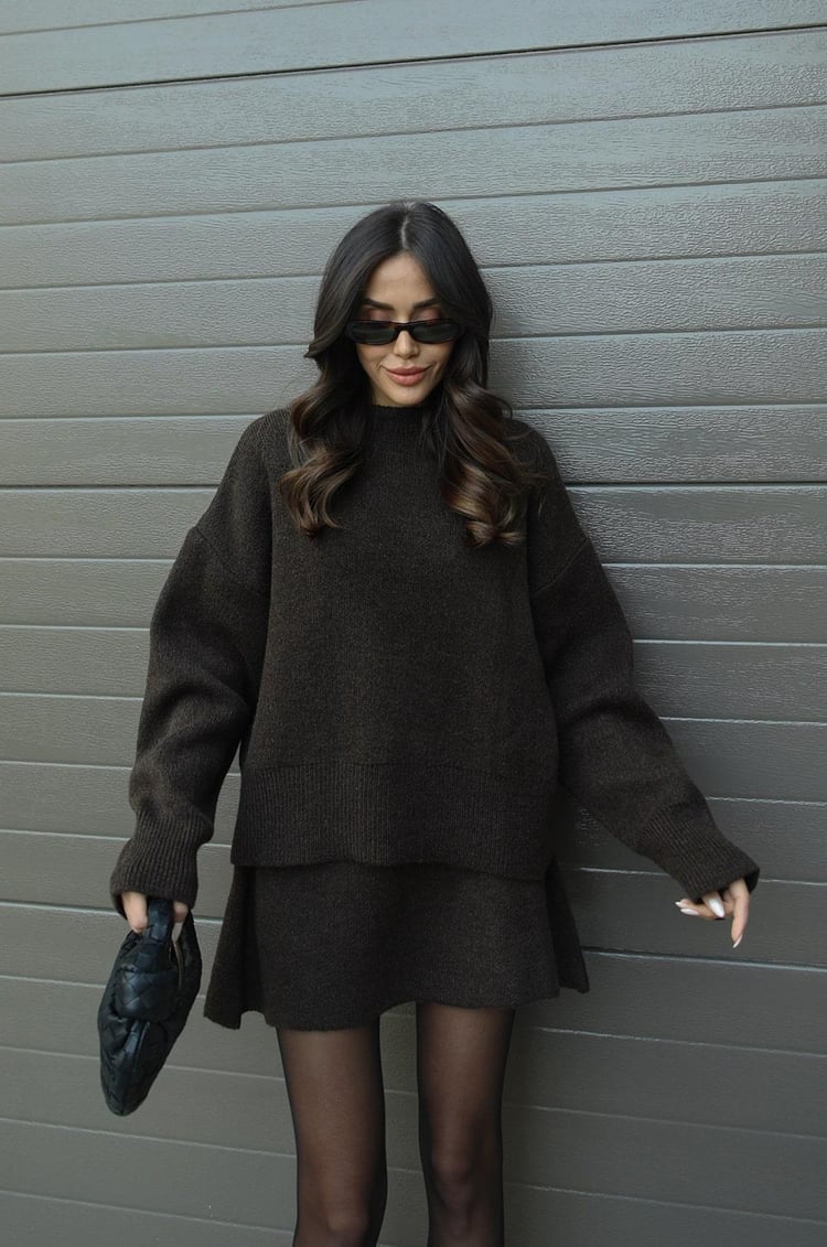 Inés – Conjunto de Punto con Falda para Mujer