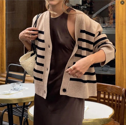 Lena – Elegante vestido midi de satén con tirantes para mujer