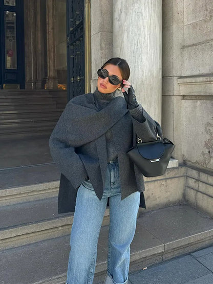 Amelia - Capa de mujer con diseño asimétrico