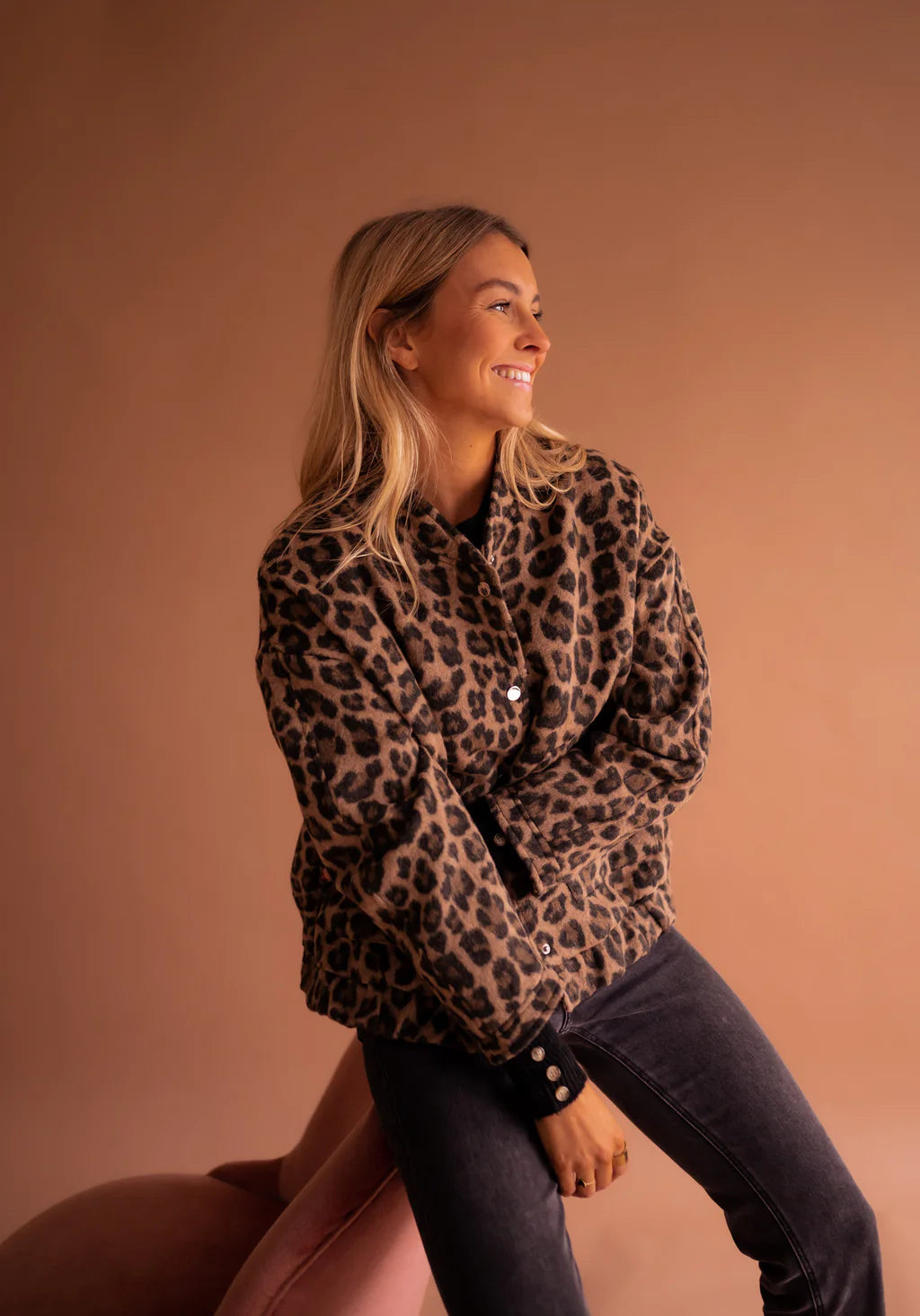 Camila - Chaqueta de mujer con estampado animal print y botones