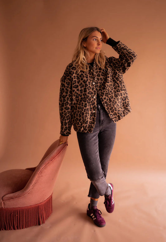 Camila - Chaqueta de mujer con estampado animal print y botones