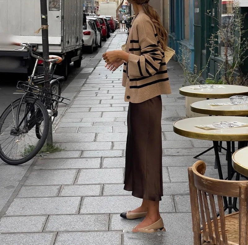 Lena – Elegante vestido midi de satén con tirantes para mujer